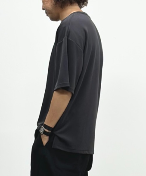 URBAN COLLECTION（アーバンコレクション）の「AIR smoosy エアスムージーサイドスリットクルーネックとろみTシャツ（Tシャツ/カットソー・メンズ・ホワイト/ライトグレー/ブラック/チャコール/グリーン/ネイビー・M/L/XL）」の5枚目の写真