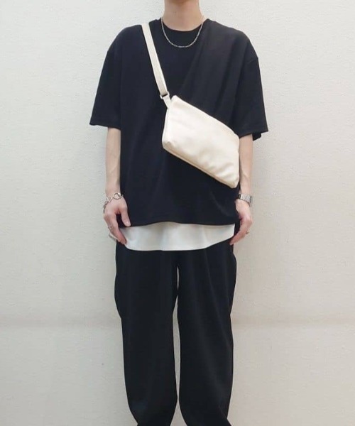 URBAN COLLECTION（アーバンコレクション）の「AIR smoosy エアスムージーサイドスリットクルーネックとろみTシャツ（Tシャツ/カットソー・メンズ・ホワイト/ライトグレー/ブラック/チャコール/グリーン/ネイビー・M/L/XL）」の9枚目の写真