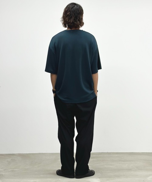 URBAN COLLECTION（アーバンコレクション）の「AIR smoosy エアスムージーサイドスリットクルーネックとろみTシャツ（Tシャツ/カットソー・メンズ・ホワイト/ライトグレー/ブラック/チャコール/グリーン/ネイビー・M/L/XL）」の14枚目の写真