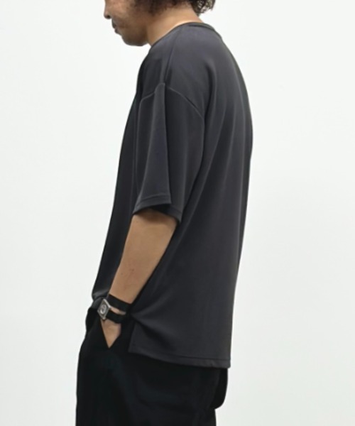 URBAN COLLECTION（アーバンコレクション）の「AIR smoosy エアスムージーサイドスリットクルーネックとろみTシャツ（Tシャツ/カットソー・メンズ・ホワイト/ライトグレー/ブラック/チャコール/グリーン/ネイビー・M/L/XL）」の22枚目の写真