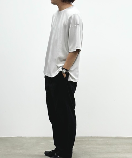 URBAN COLLECTION（アーバンコレクション）の「AIR smoosy エアスムージーサイドスリットクルーネックとろみTシャツ（Tシャツ/カットソー・メンズ・ホワイト/ライトグレー/ブラック/チャコール/グリーン/ネイビー・M/L/XL）」の18枚目の写真