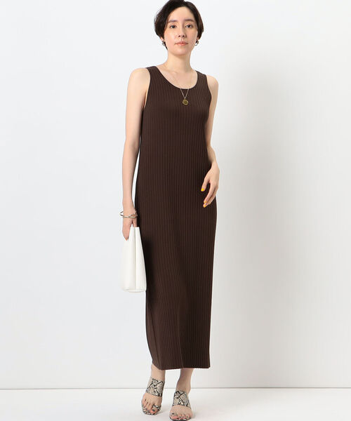 NOLLEY’S Sophi(ノーリーズソフィ)の「《アンサンブル対応》ワイドリブ風アメスリタンクトップマキシ丈ニットワンピース(ワンピース・レディース・ダークブラウン/ブラック・36/38)」の6枚目の写真