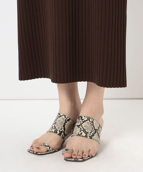 NOLLEY’S Sophi(ノーリーズソフィ)の「《アンサンブル対応》ワイドリブ風アメスリタンクトップマキシ丈ニットワンピース(ワンピース・レディース・ダークブラウン/ブラック・36/38)」の14枚目の写真