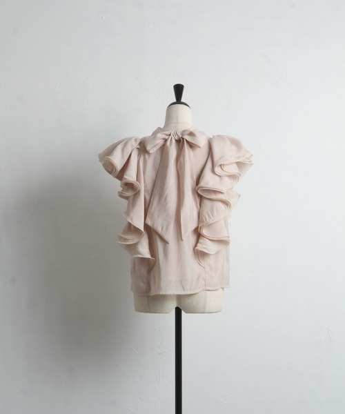 tocco closet(トッコ クローゼット)の「前後2WAYボウタイリボンラッフルフリルブラウス(シャツ/ブラウス・レディース・オフホワイト/ベージュ・M)」の16枚目の写真