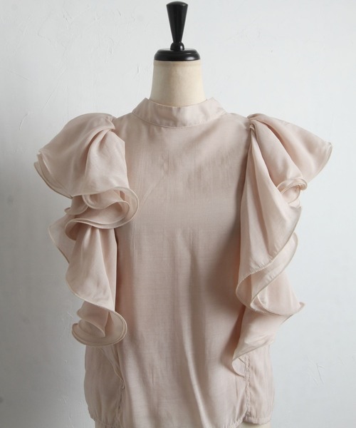 tocco closet(トッコ クローゼット)の「前後2WAYボウタイリボンラッフルフリルブラウス(シャツ/ブラウス・レディース・オフホワイト/ベージュ・M)」の4枚目の写真
