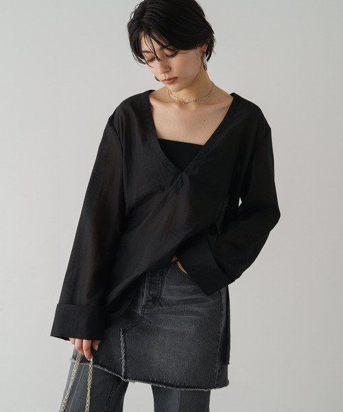 LOUNGEDRESS（ラウンジドレス）の「深Vブラウス（Tシャツ