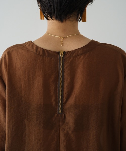LOUNGEDRESS（ラウンジドレス）の「深Vブラウス（Tシャツ