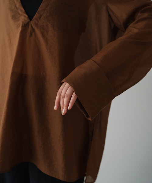 LOUNGEDRESS（ラウンジドレス）の「深Vブラウス（Tシャツ