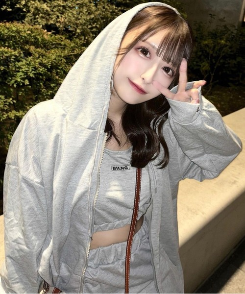 Chick（チック）の「【3点セット】キャミソール+ミニスカート+オーバーサイズパーカー セットアップ（ルームウェア/パジャマ・レディース・グレー・S/M/L）」の10枚目の写真