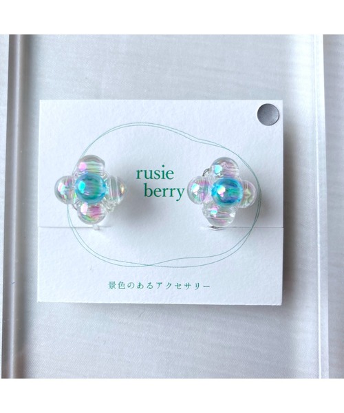 tone(トーン)の「【rusieberry】bubbles flower 4枚花びら mini(MA)(イヤリング・レディース・ブルー系その他・FREE)」の2枚目の写真