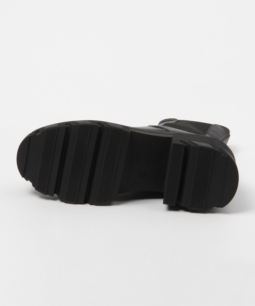 FOREVER 21（フォーエバー トゥエンティーワン）の「サイドゴアショートブーツ（ブーツ・レディース・ブラック・23cm/24cm/24.5cm）」の5枚目の写真