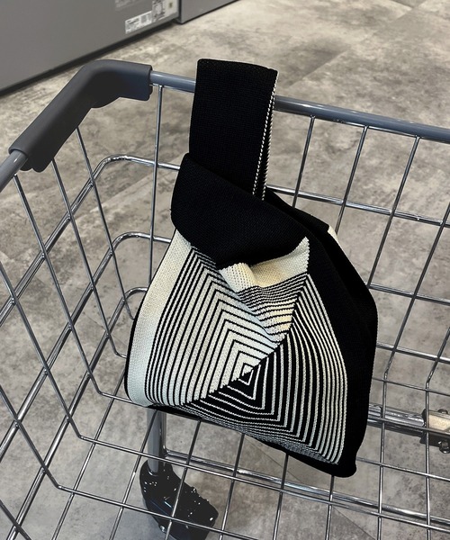 Riberry（リベリー）の「柄アソートミニニットバッグ（ハンドバッグ・レディース・ブラック系2/ブラック系1/ブラック系3/ホワイト/C/H/M/G/A/F/L/B/D/J/N/X/W/V・FREE）」の2枚目の写真