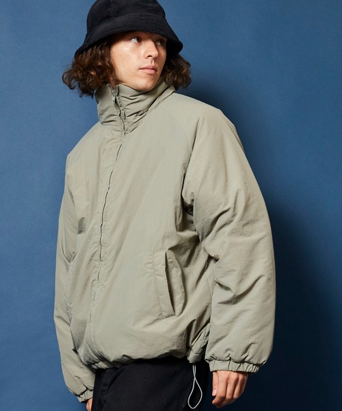 unrelaxing（アンリラクシング）の「ボリュームハイネック撥水ナイロンエコダウンジャケット（ダウンジャケット/コート・メンズ・ライトカーキ/グレー/ブラック/アイボリー/ブルー系/ベージュ/スミクロ/その他・FREE）」の6枚目の写真