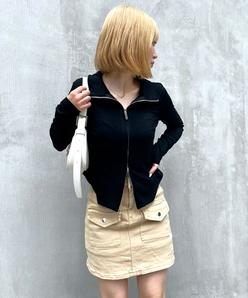 SPIGA(スピーガ)の「ダブルジッパー切替長袖リブニット(ニット/セーター・レディース・ベージュ/グレー/ブラック・FREE)」の8枚目の写真