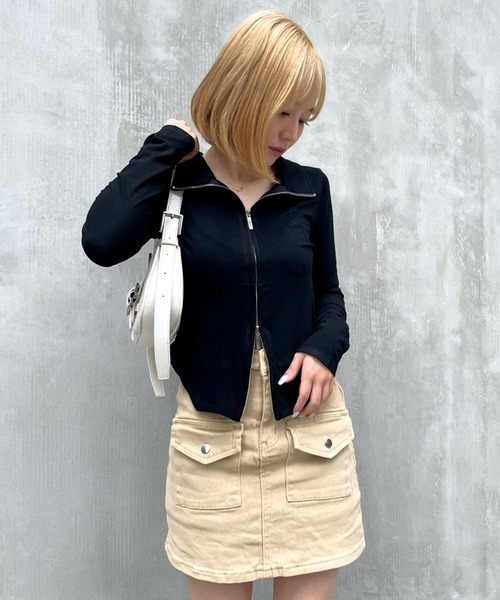 SPIGA(スピーガ)の「ダブルジッパー切替長袖リブニット(ニット/セーター・レディース・ベージュ/グレー/ブラック・FREE)」の9枚目の写真