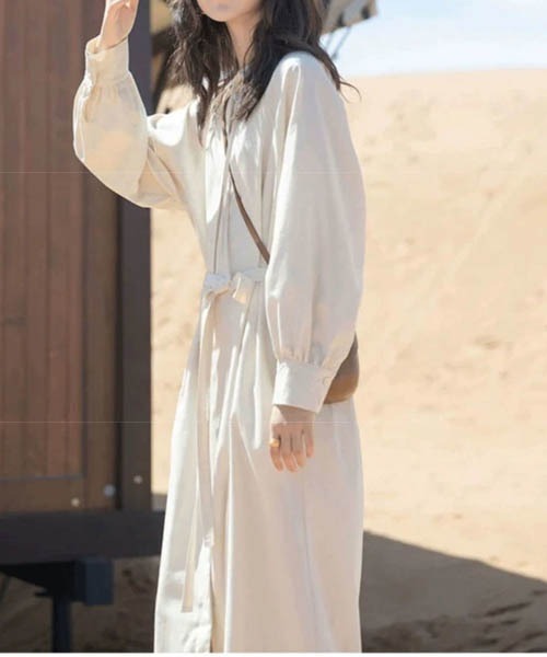 gossip!ロサンゼルス(ゴシップロサンゼルス)の「パフスリーブシンプル きれいめ 春 秋 ミディ丈シャツワンピース(ワンピース・レディース・オフホワイト/ブラック・FREE)」の14枚目の写真