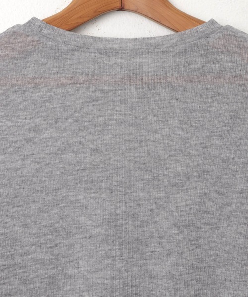 andme（アンドミー）の「テレコシアークルーネック長袖トップス（Tシャツ/カットソー・レディース・ブルー系/ボルドー/ブラック/アイボリー/グレー/イエロー/グレイッシュベージュ/ピンク・FREE）」の21枚目の写真