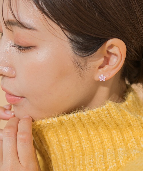 VICKY(ビッキー)の「【KOREAN ITEM】フラワービーズピアス(ピアス(両耳用)・レディース・ピンク/グリーン/オレンジ/パープル・FREE)」の3枚目の写真