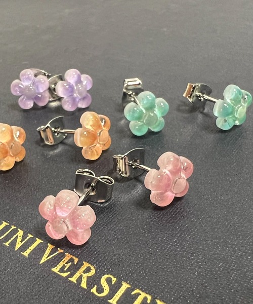 VICKY(ビッキー)の「【KOREAN ITEM】フラワービーズピアス(ピアス(両耳用)・レディース・ピンク/グリーン/オレンジ/パープル・FREE)」の1枚目の写真