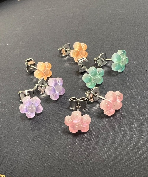 VICKY(ビッキー)の「【KOREAN ITEM】フラワービーズピアス(ピアス(両耳用)・レディース・ピンク/グリーン/オレンジ/パープル・FREE)」の9枚目の写真