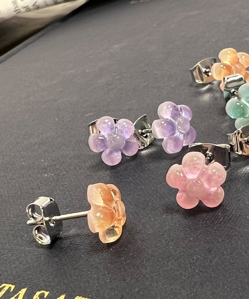 VICKY(ビッキー)の「【KOREAN ITEM】フラワービーズピアス(ピアス(両耳用)・レディース・ピンク/グリーン/オレンジ/パープル・FREE)」の6枚目の写真