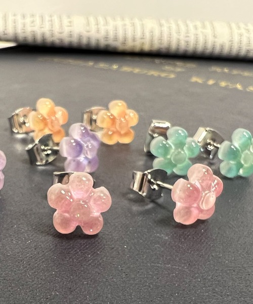 VICKY(ビッキー)の「【KOREAN ITEM】フラワービーズピアス(ピアス(両耳用)・レディース・ピンク/グリーン/オレンジ/パープル・FREE)」の5枚目の写真