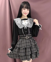 セーラー衿ブローチ付きブラウス
