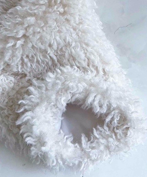 M y u（ミュー）の「もふもふ ボリューム ファー ペプラムコート（ノー