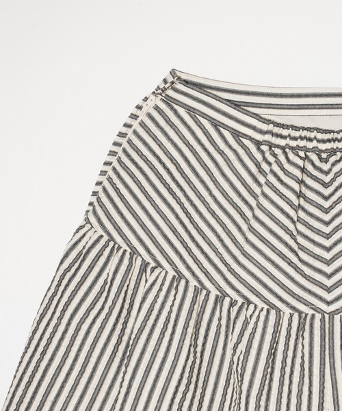 MILKFED.(ミルクフェド)の「STRIPED GATHERED SHORTS(その他パンツ・レディース・ブラック/ベージュ・ONE SIZE)」の8枚目の写真