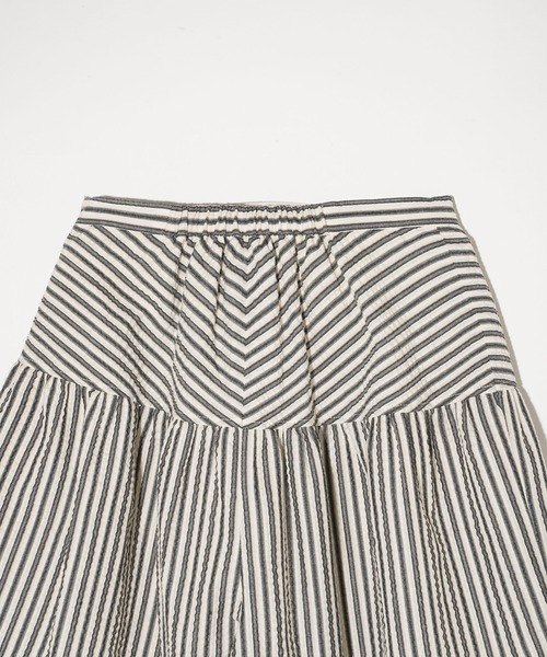 MILKFED.(ミルクフェド)の「STRIPED GATHERED SHORTS(その他パンツ・レディース・ブラック/ベージュ・ONE SIZE)」の11枚目の写真