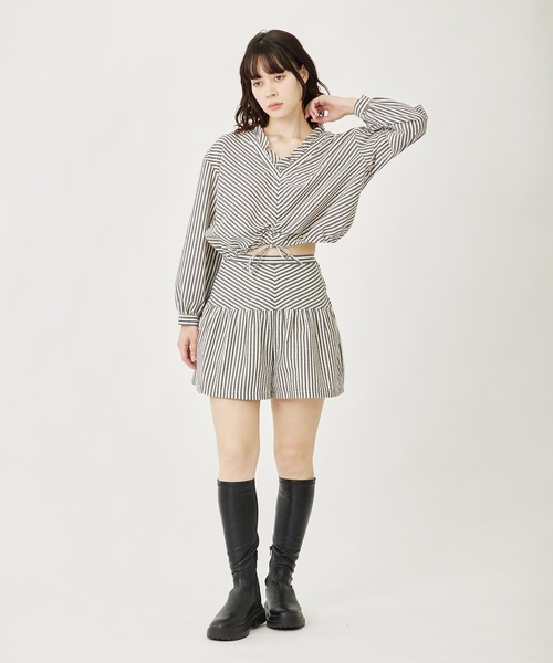 MILKFED.(ミルクフェド)の「STRIPED GATHERED SHORTS(その他パンツ・レディース・ブラック/ベージュ・ONE SIZE)」の3枚目の写真