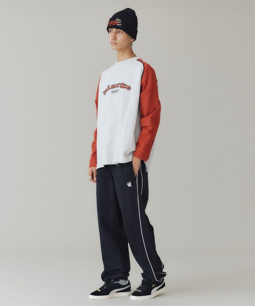 XLARGE(エクストララージ)の「TWO TONE HEAVYWEIGHT RAGLAN L/S TEE(Tシャツ/カットソー・メンズ・アッシュ/ブラック/ネイビー・M/S/XL/L)」の10枚目の写真