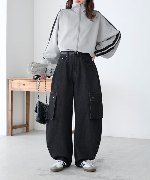 BONLECILL(ボンルシール)の「カーヴィーデニムカーゴパンツ(デニムパンツ・レディース・ブラック/ブルー系1/ネイビー・L/M/S)」の10枚目の写真