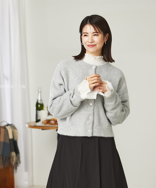 abahouse mavie(アバハウスマヴィ)の「ラメ混フェザーヤーン2WAYカーディガン(カーディガン/ボレロ・レディース・ゴールド/ブラック/シルバー・フリー)」の15枚目の写真