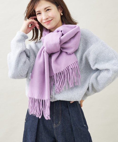 abahouse mavie(アバハウスマヴィ)の「ラメ混フェザーヤーン2WAYカーディガン(カーディガン/ボレロ・レディース・ゴールド/ブラック/シルバー・フリー)」の17枚目の写真