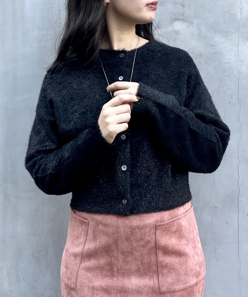 abahouse mavie(アバハウスマヴィ)の「ラメ混フェザーヤーン2WAYカーディガン(カーディガン/ボレロ・レディース・ゴールド/ブラック/シルバー・フリー)」の9枚目の写真