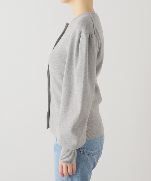 IENA(イエナ)の「コットンカシミアフォルムカーディガン(カーディガン/ボレロ・レディース・ホワイト/チャコールグレー・FREE)」の21枚目の写真