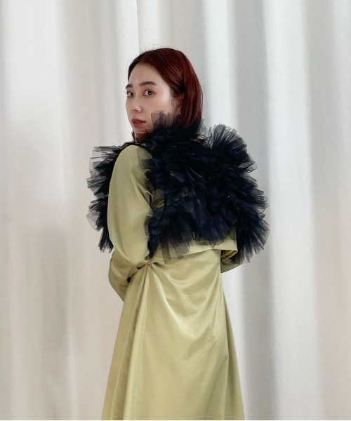 Ameri(アメリ)の「2WAY RUFFLED TULLE VEST(ベスト・レディース・アイボリー/ブラック・FREE)」の12枚目の写真