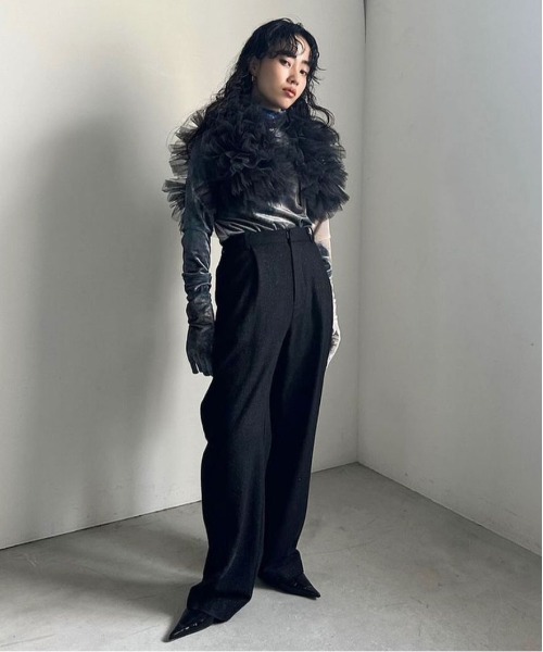 Ameri(アメリ)の「2WAY RUFFLED TULLE VEST(ベスト・レディース・アイボリー/ブラック・FREE)」の13枚目の写真