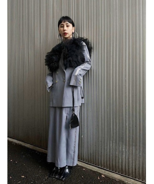 Ameri(アメリ)の「2WAY RUFFLED TULLE VEST(ベスト・レディース・アイボリー/ブラック・FREE)」の7枚目の写真