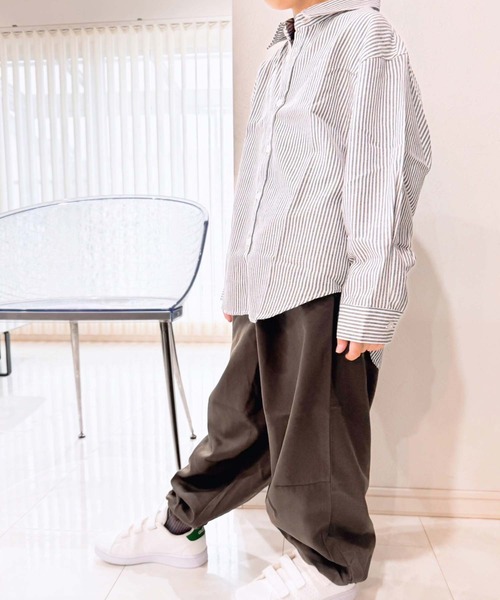 ZI-ON(ジーオン)の「レギュラーカラー&ノーカラーオーバーサイズシャツ(シャツ/ブラウス・キッズ・オフホワイト/カーキ/サックスブルー/グレー系その他/ブルー系その他2/ネイビー/グリーン系その他/グレー系その他2/ブルー系その他/グレー系その他3/ベージュ/チャコール/ホワイト系その他/ベージュ系その他・110cm/120cm/130cm/140cm/150cm/160cm)」の15枚目の写真