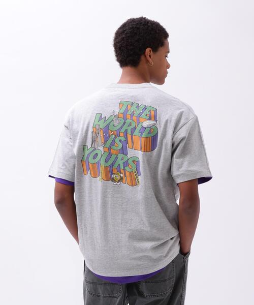 AVIREX(アヴィレックス)の「CREWNECK T-SHIRT THE WORLD IS YOURS / クルーネック Tシャツ ザ ワールド イズ ユアーズ / AVIREX / アヴィレックス(Tシャツ/カットソー・メンズ・グレー/ブラック/ホワイト・MEDIUM/LARGE/X-LARGE/XX-LARGE)」の1枚目の写真