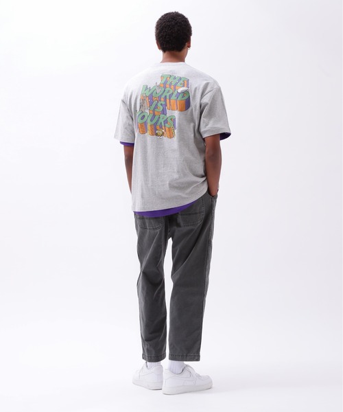 AVIREX（アヴィレックス）の「CREWNECK T-SHIRT THE WORLD IS YOURS / クルーネック Tシャツ ザ ワールド イズ ユアーズ / AVIREX / アヴィレックス（Tシャツ/カットソー・メンズ・グレー/ブラック/ホワイト・MEDIUM/LARGE/X-LARGE/XX-LARGE）」の7枚目の写真