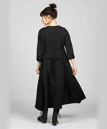To b. by agnes b.（トゥービーバイアニエスベー）の「WU91 ROBE
