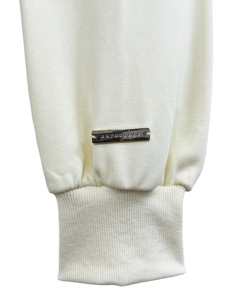 ANDGEEBEE（アンジービー）の「UNISEX ハーフZIPスウェット（スウェット・レディース・アイボリー/ブルー・FREE）」の21枚目の写真