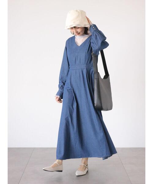 Te chichi TERRASSE(テチチテラス)の「デニムVネックワンピース(ワンピース・レディース・ネイビー/ブルー・F)」の5枚目の写真