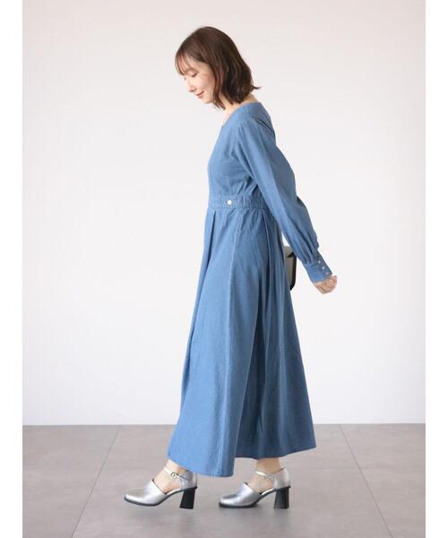 Te chichi TERRASSE(テチチテラス)の「デニムVネックワンピース(ワンピース・レディース・ネイビー/ブルー・F)」の11枚目の写真