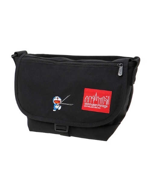 Manhattan Portage(マンハッタンポーテージ)の「Nylon Messenger Bag JR Flap Zipper Pocket Doraemon 2024(メッセンジャーバッグ・レディース・ブラック・SMALL)」の1枚目の写真