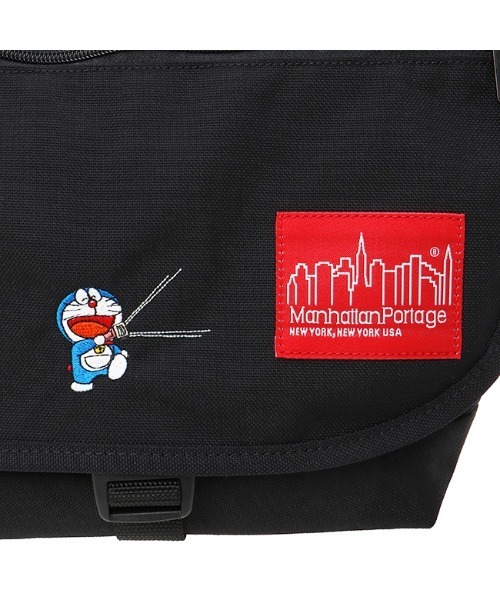 Manhattan Portage(マンハッタンポーテージ)の「Nylon Messenger Bag JR Flap Zipper Pocket Doraemon 2024(メッセンジャーバッグ・レディース・ブラック・SMALL)」の10枚目の写真