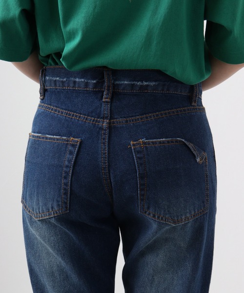 atONE(アットワン)の「atONE ヴィンテージ加工 テーパードデニムパンツ(デニムパンツ・レディース・ネイビー/ブルー・3L/4L/L/LL/M)」の4枚目の写真